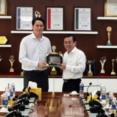 Tổng Công ty Cao su Đồng Nai đón tiếp lãnh đạo tỉnh Oudomxay, Lào